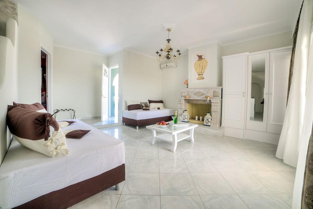 Pantheon Hotel Agios Georgios  Eksteriør billede